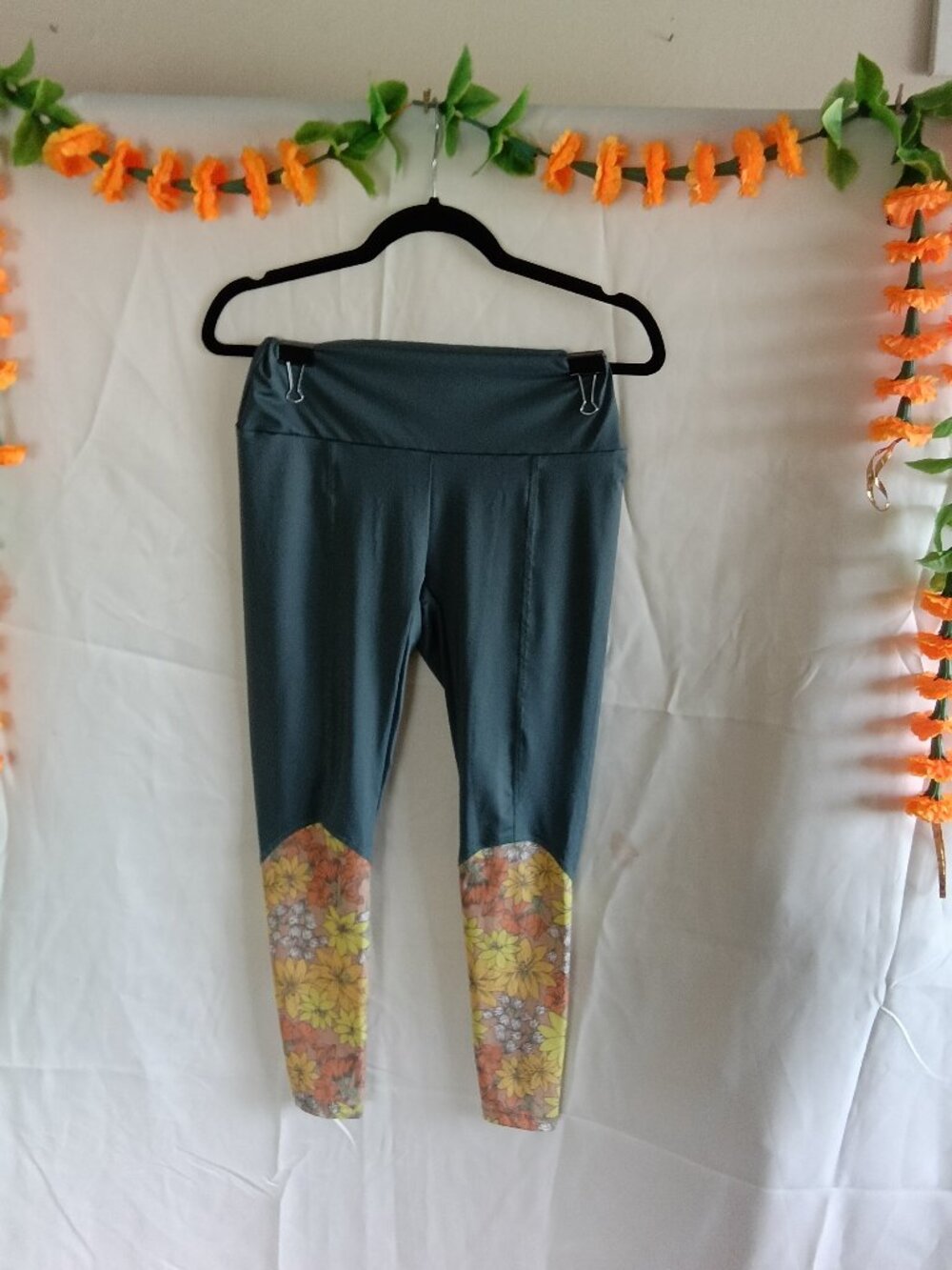 Seea Surf Leggings - Large- Like New and Awesome!
